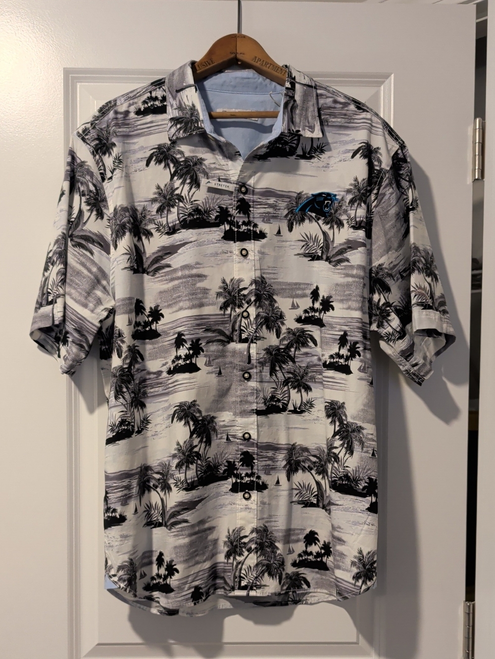 Men's Black & White Tropical Print Short-Sleeve Shirt